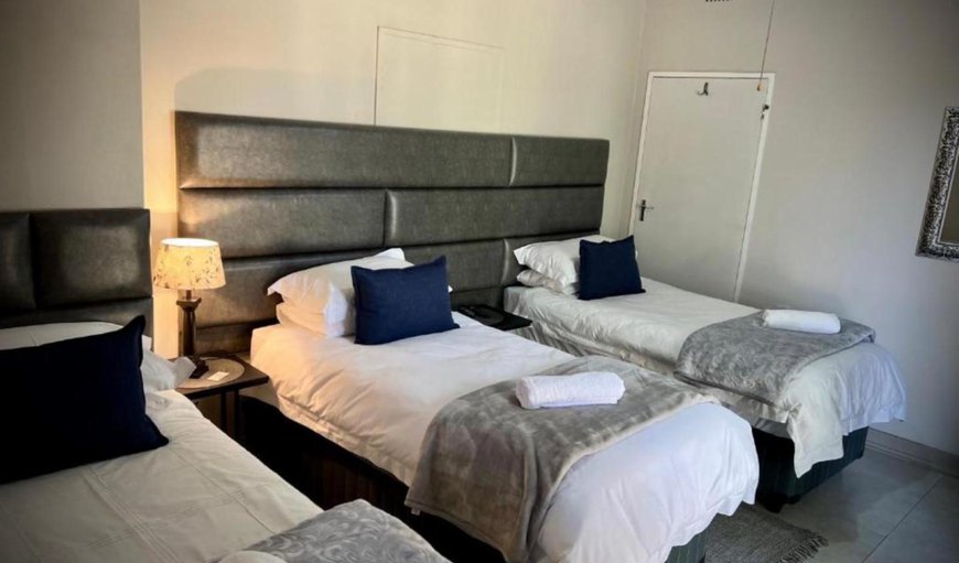 Triple Room with Garden View: Bed