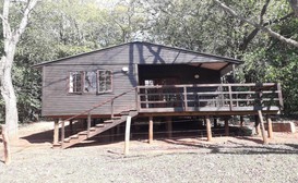 Buhleni Farm Chalets image