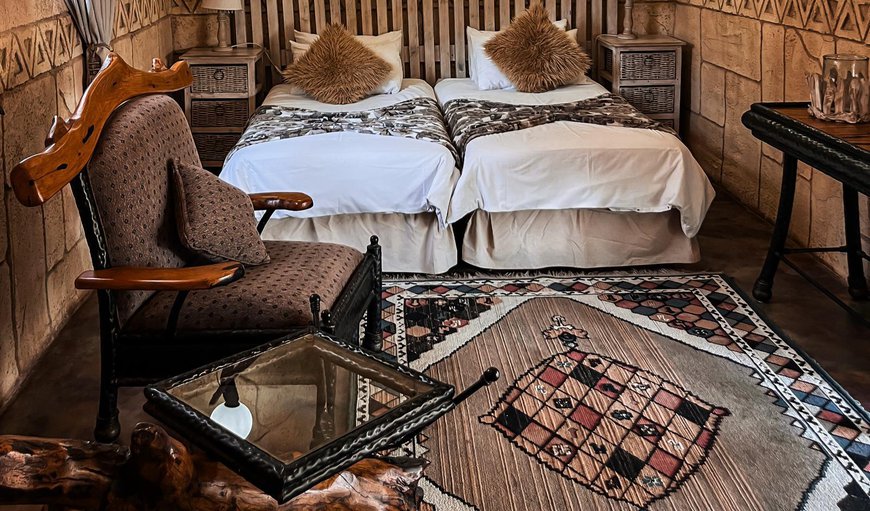 Ntsimbi Private Luxury Cottage: Photo of the whole room