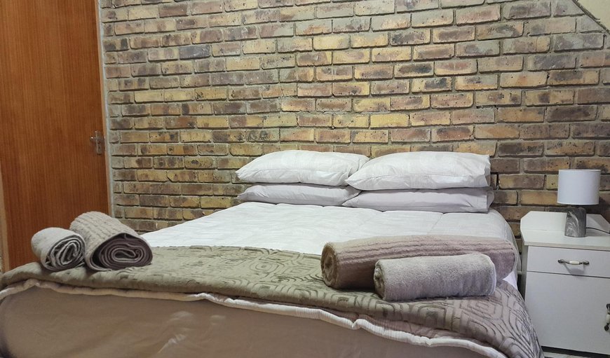 Family 2-Bedroom Holiday House: Bed