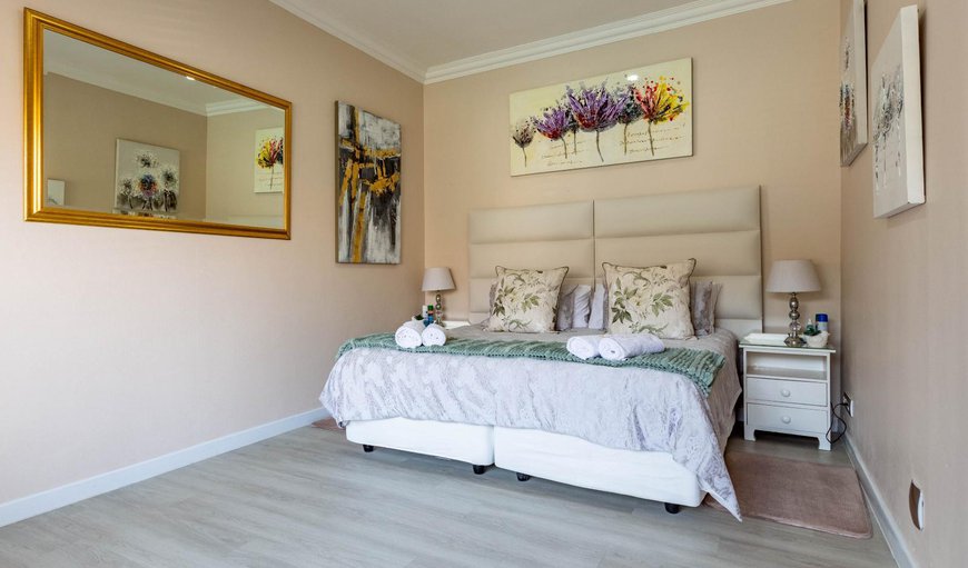 Luxury 1-Bedroom Suite: Bed
