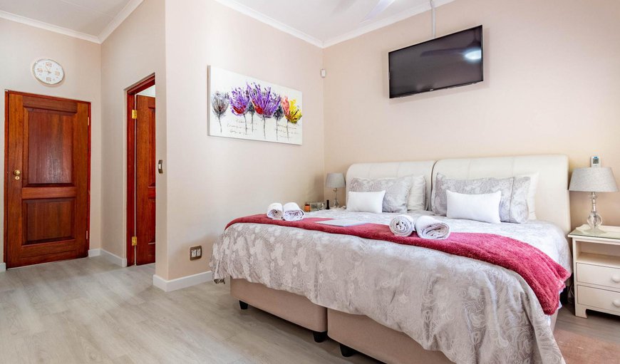 Standard 1-Bedroom Suite: Bed