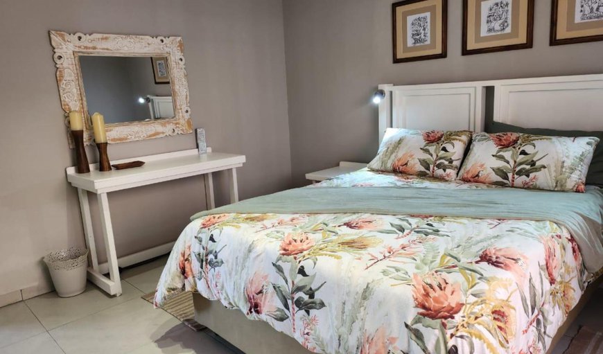 Self-catering Home with Dam Views: Bed