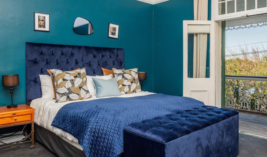 Luxury Blue Room 5: Bed