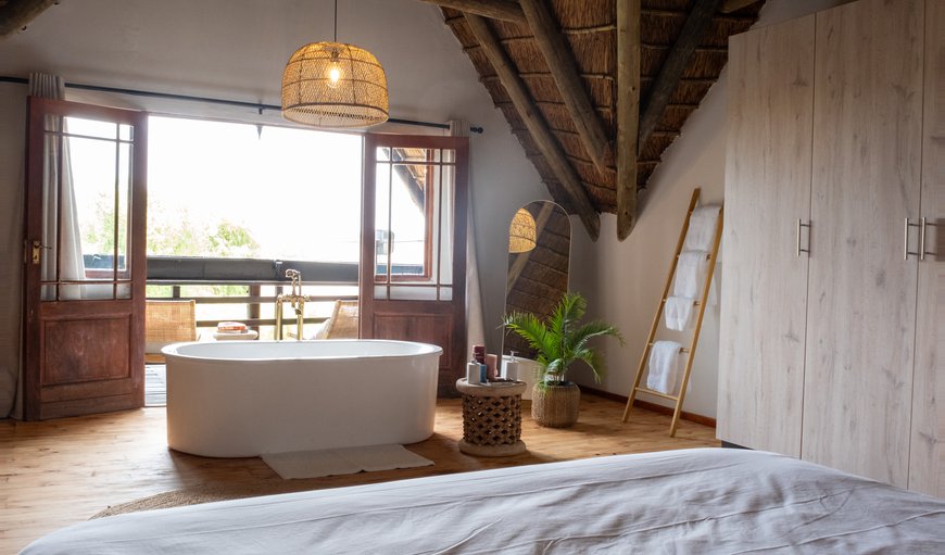 Luxury Cabin: Bedroom