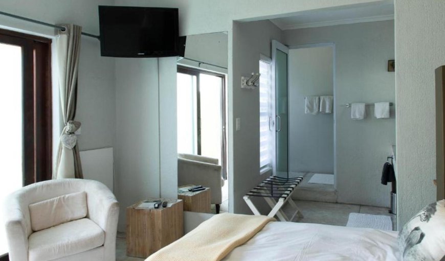 Standard Family Room: Photo of the whole room