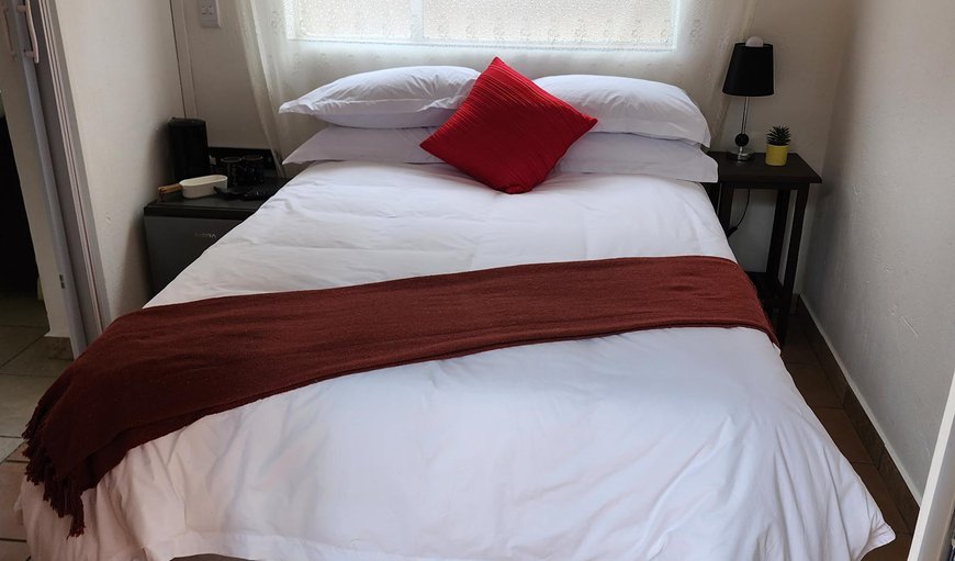 Economy Double Room: Bed