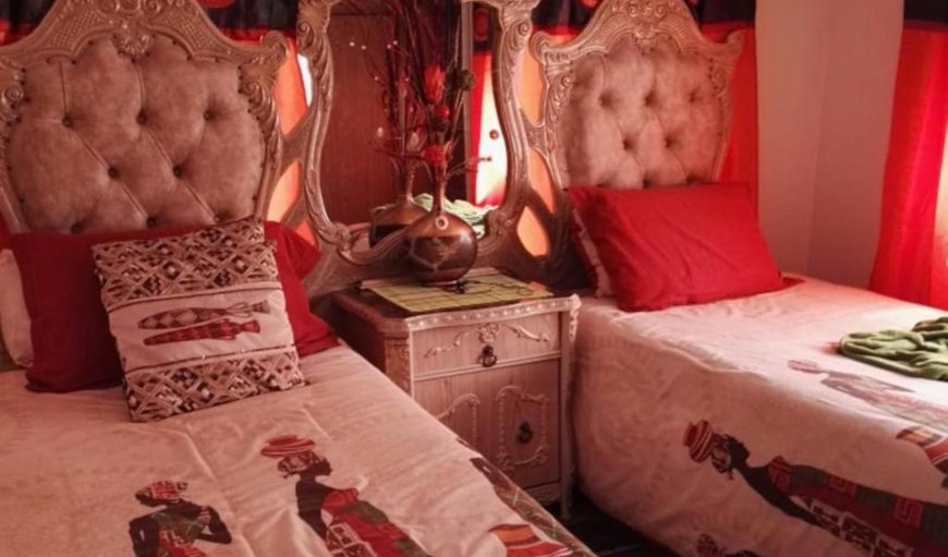Luxury 4-Sleeper Mobile Home: Bed