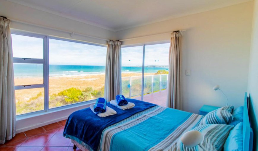 Double-storey Holiday Home with Sea View: Bed
