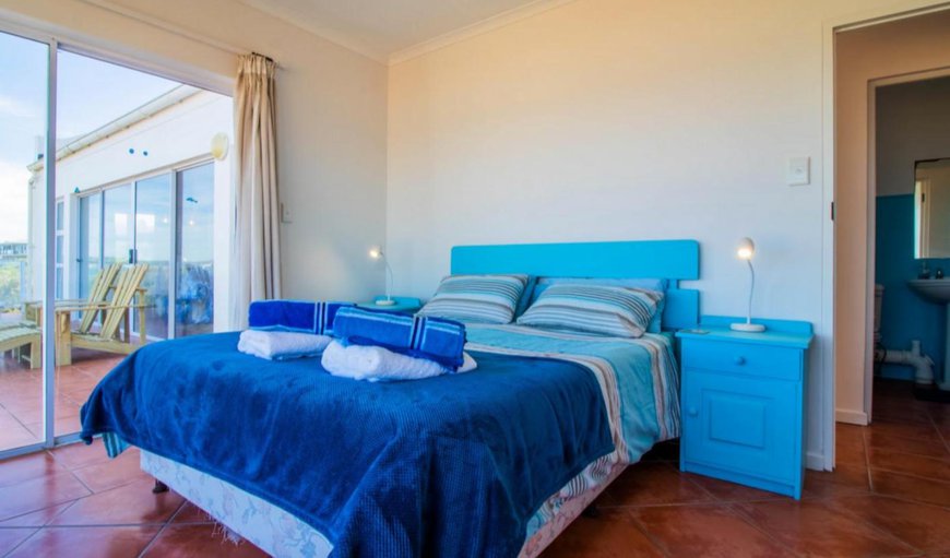 Double-storey Holiday Home with Sea View: Bed
