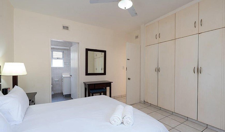 Perna Perna 19 3b2b: Main Bedroom