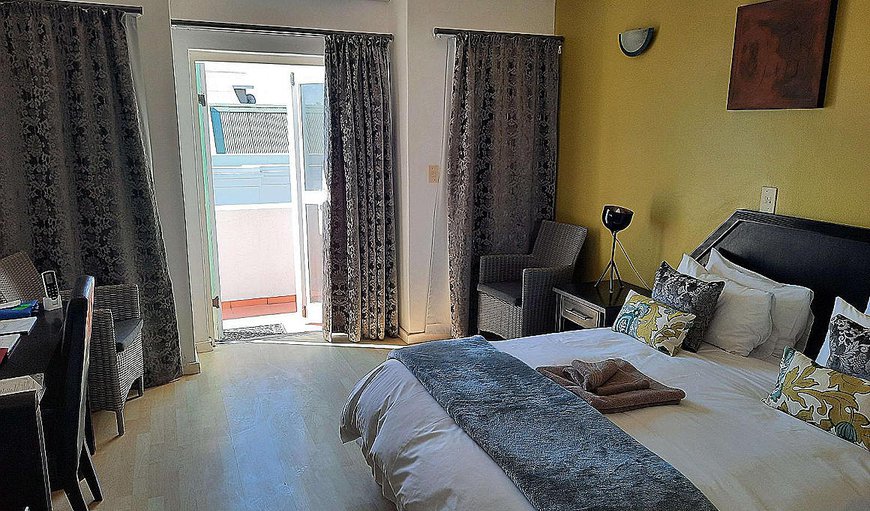 Double Bedroom, Shower, Aircon: Double Bedroom with Shower and Aircon