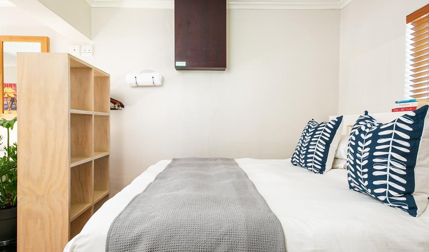 Romantic Studio - Village Apartment: Bed