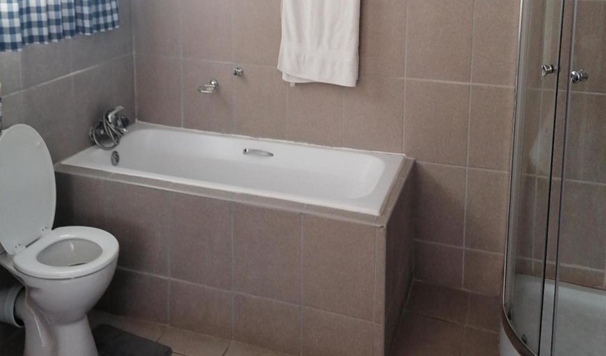 Self-catering Unit: Bathroom