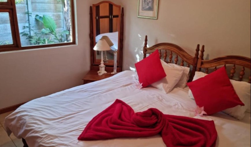 Deluxe 2 Bedroom Cottage: Bed