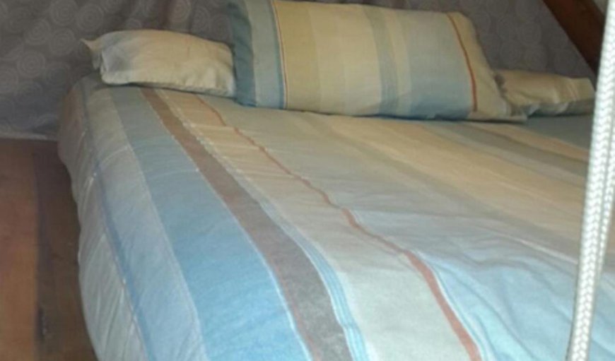 Studio: Bed