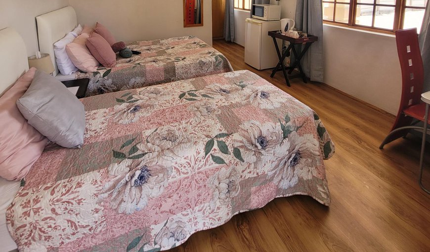 Standard Three-Sleeper Room: Bed