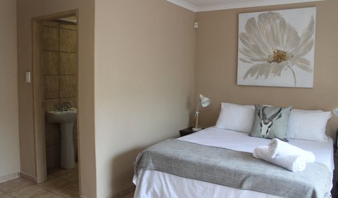Room 5, Studio with a bathroom: Room 5