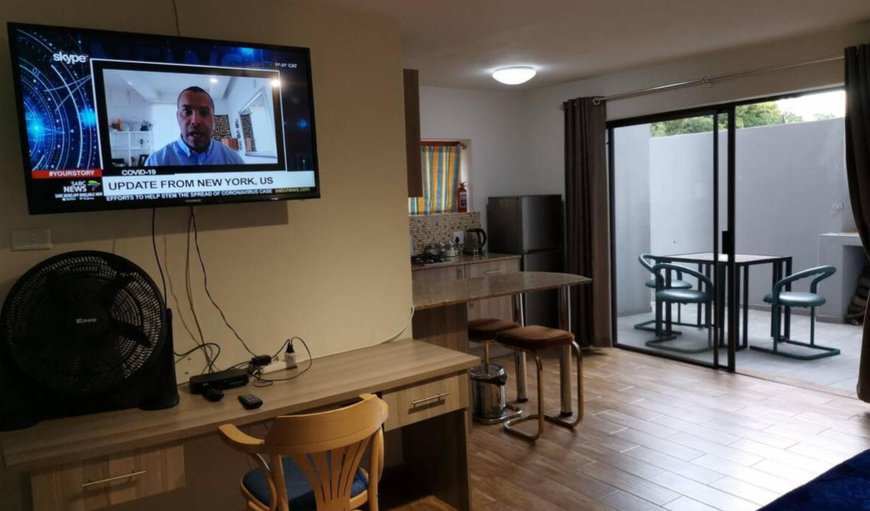 Deluxe Room - Wheelchair Accessible: TV and multimedia