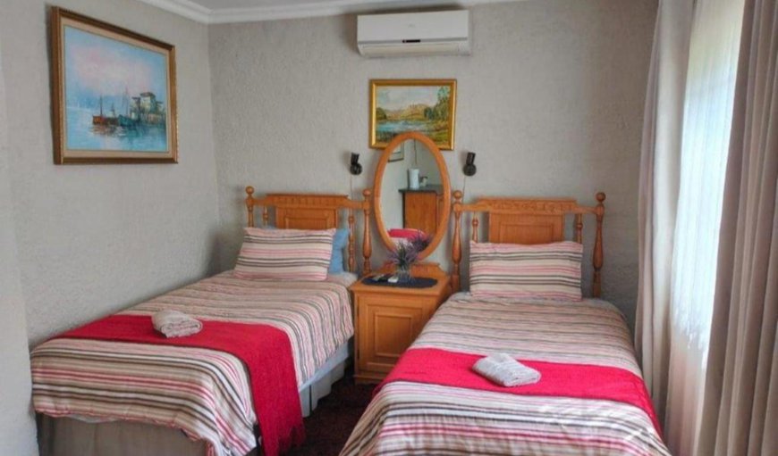 Classic Twin Room with Air-con: Bed