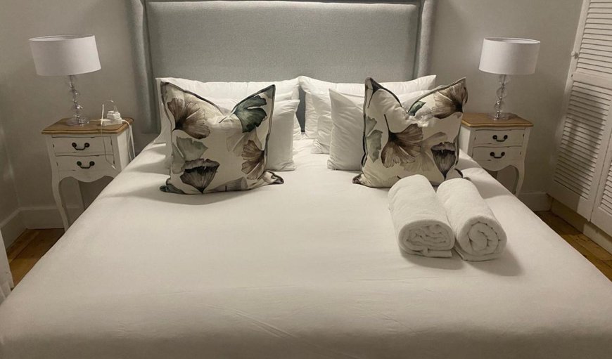 Luxury King Room: Bed