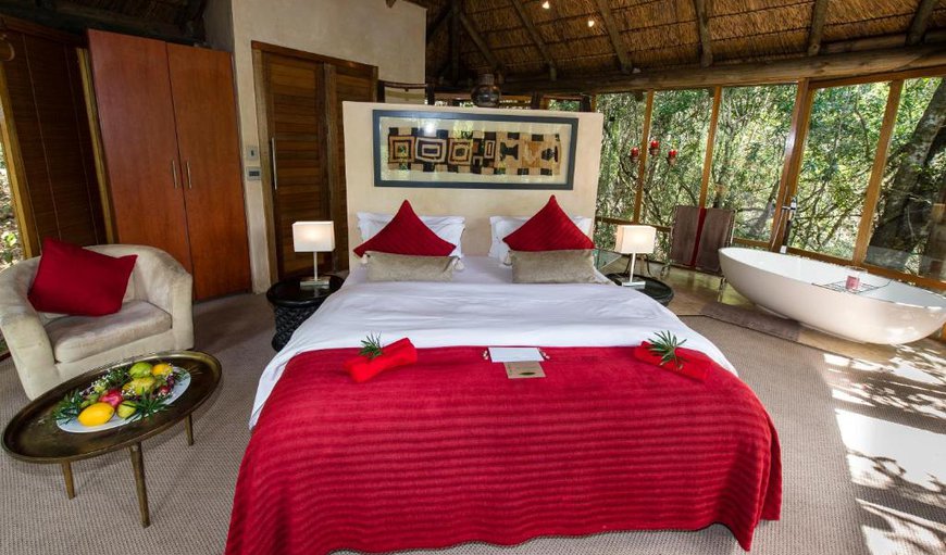 Honeymoon Suite: Honeymoon Suite - Bedroom with a king size bed