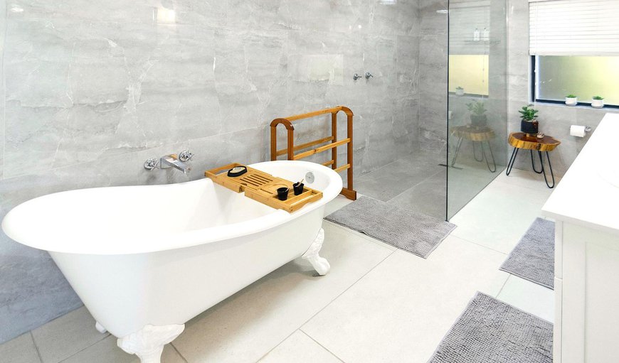 Luxury Cottage: Bathroom