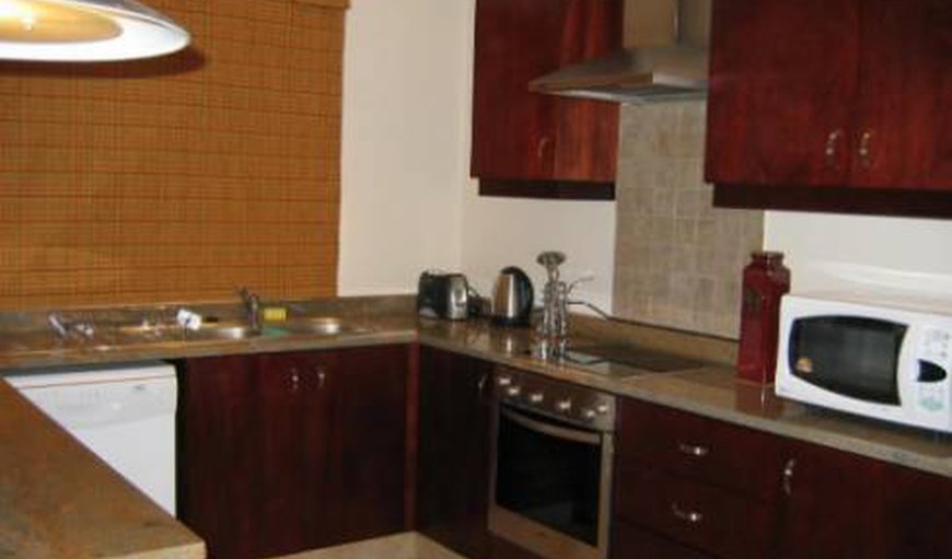 2 BEDROOM SELF CATERING APARTMENT: Kitchen