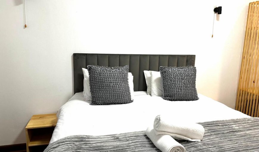 Classic King Room: Bed
