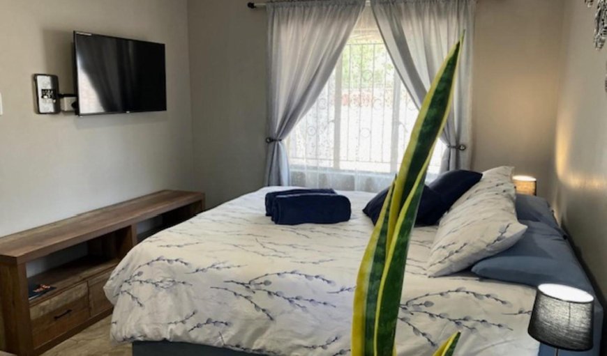 Stellies Room 1: Bed