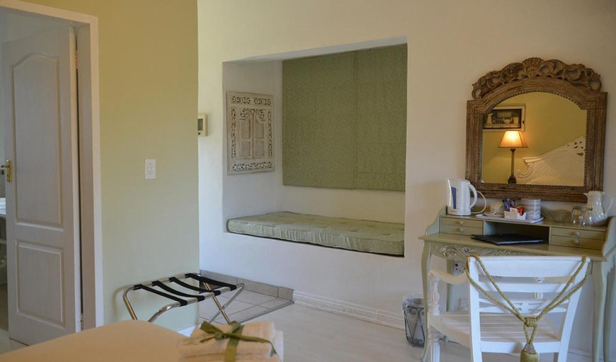 Guest Room 12: Bathroom