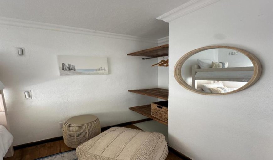Coastal Living 193: Seating area