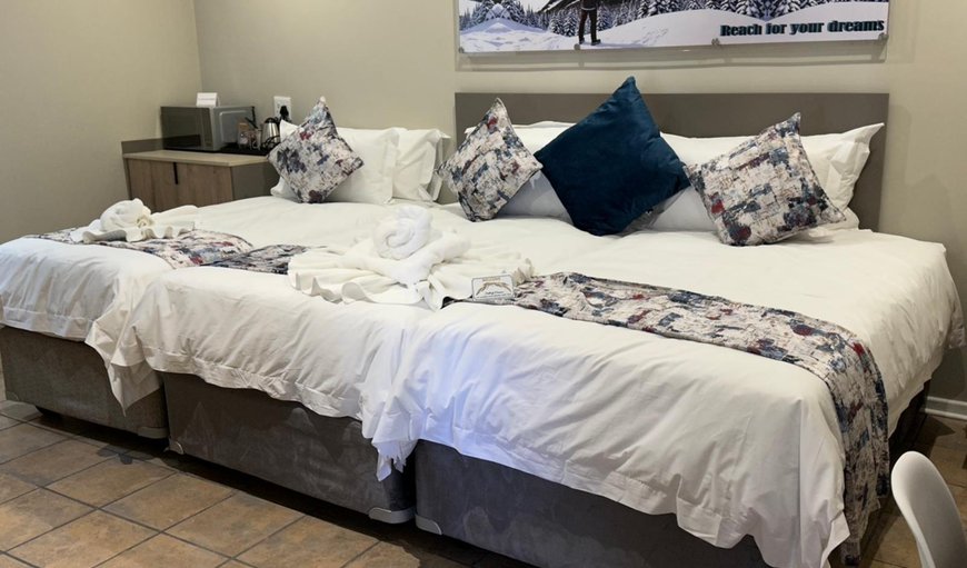 Family Triple Room: Bed