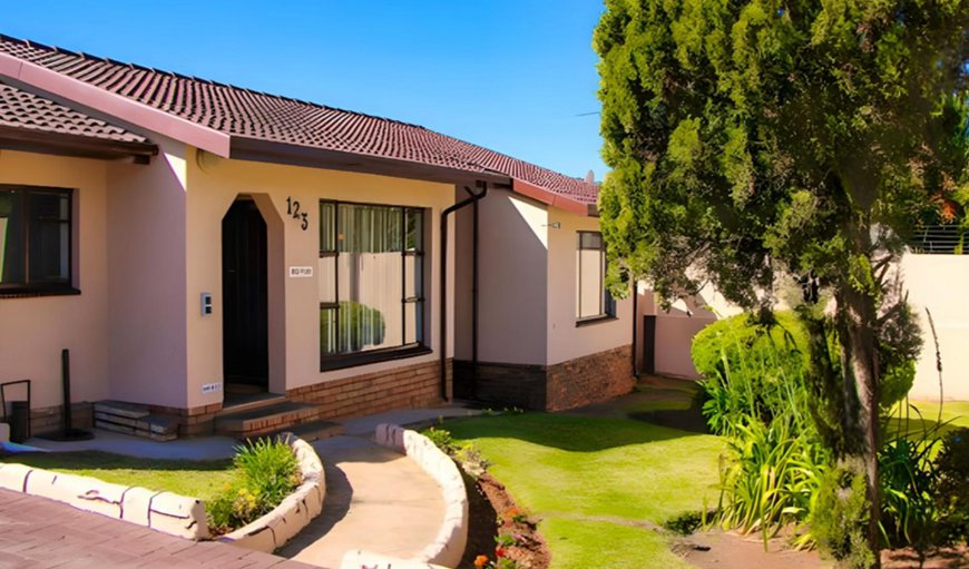 Property / Building in Meredale, Johannesburg (Joburg), Gauteng, South Africa