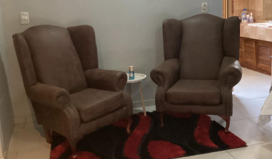 Executive King Room: Seating area