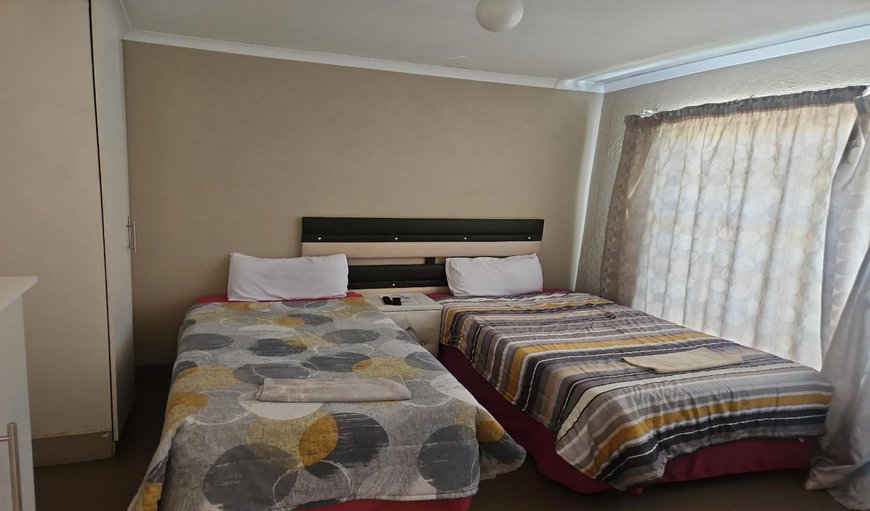 Economy Twin Room: Bed
