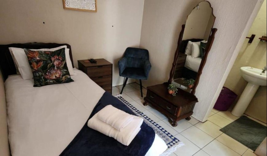 Comfort Single Room: Bed