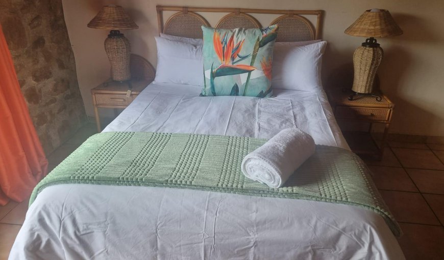 Honeymoon Suite: Bed