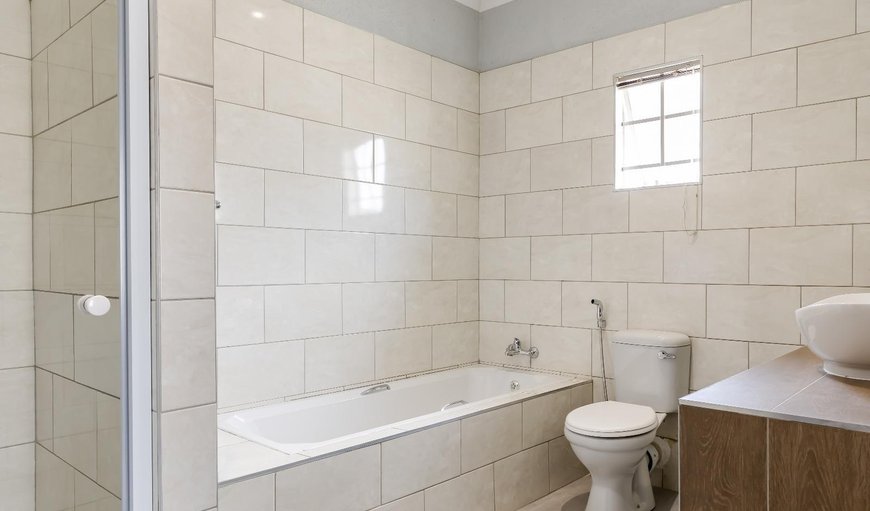 Classic Family Room: Bathroom
