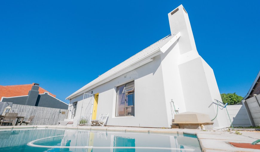 Welcome to Geelstertlaan 27 in Struisbaai, Western Cape, South Africa
