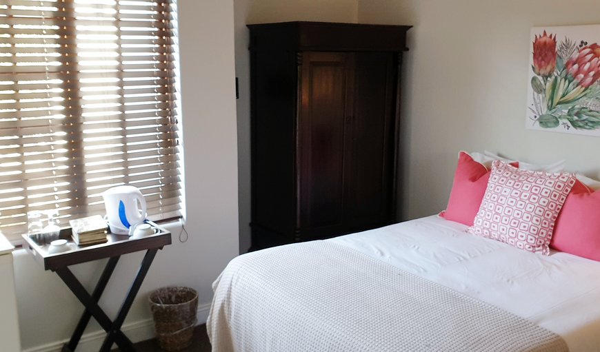 Standard Double Room: Bedroom