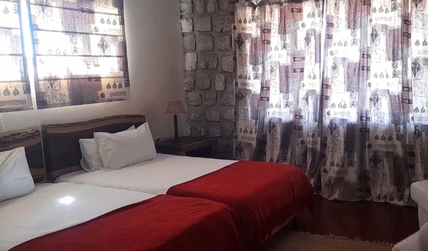 Comfy Twin Room: Bed
