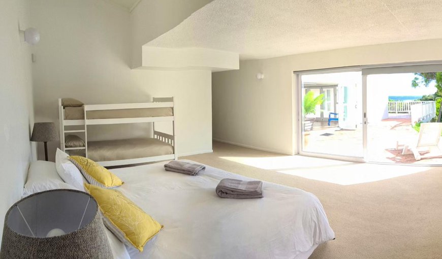 Four Bedroom Beach House: Photo of the whole room