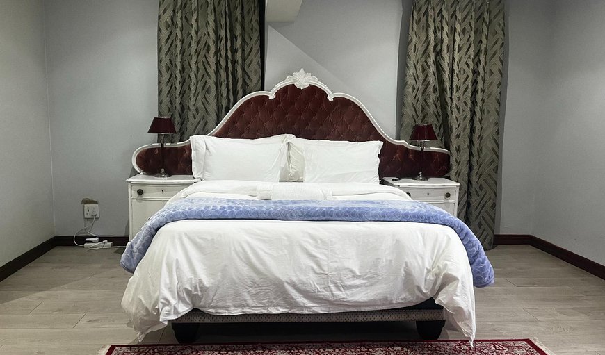 Deluxe Family Room: Bed