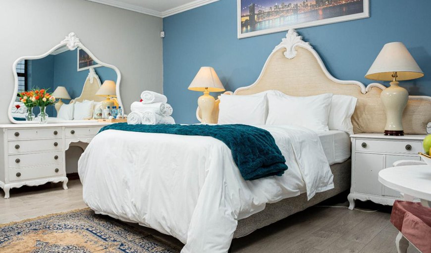 Superior Queen Room: Bed