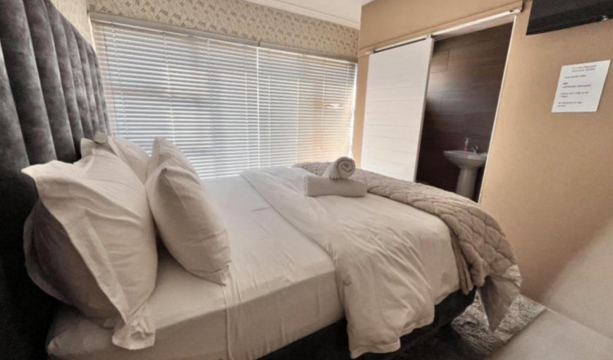 Double Room With Private Bathroom: Bed