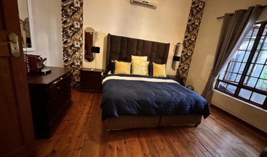 Room 1: Bed