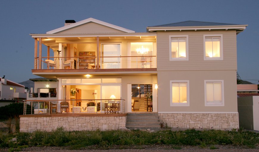 Welcome to 138 Marine Beachfront Guest House in Sandbaai, Hermanus, Western Cape, South Africa