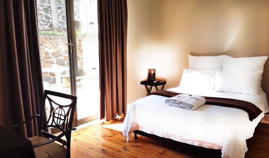 En-Suite Bathroom (Shower Only)
Selected DSTV Channels
Coffee/Tea Making Facility
Bar Fridge
Aircon
FREE WI-FI En-Suite Bathroom (Shower Only)
Selected DSTV Channels
Coffee/Tea Making Facility
Bar Fridge
Aircon
FREE WI-FI