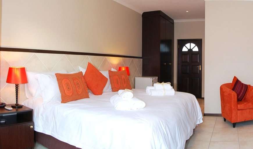 Luxury Double Rooms: Bed